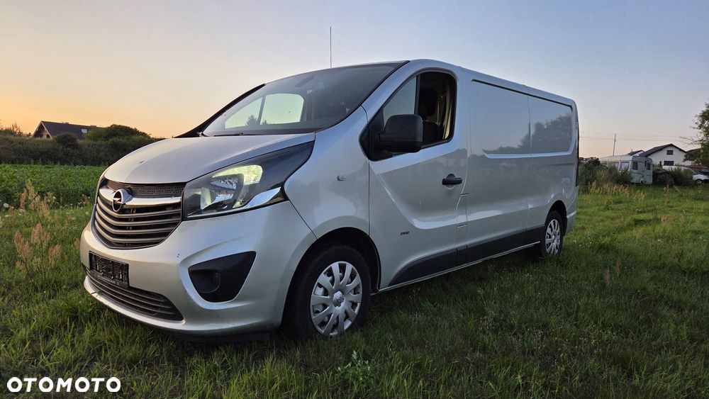 Opel Vivaro - 1