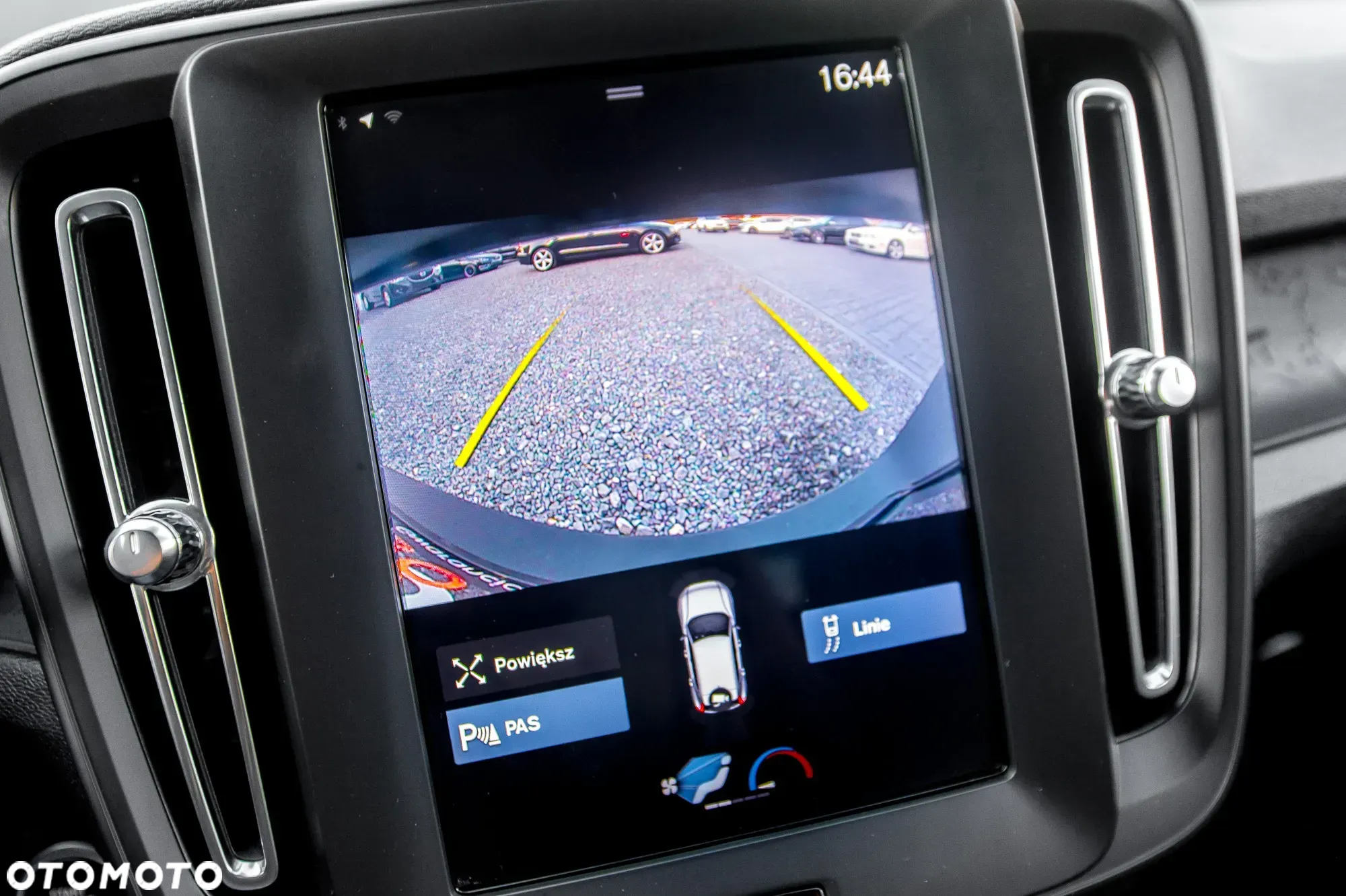 Volvo XC 40 - 25