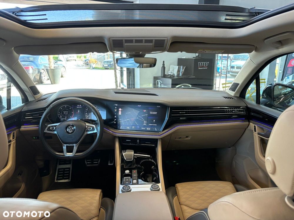 Volkswagen Touareg - 32