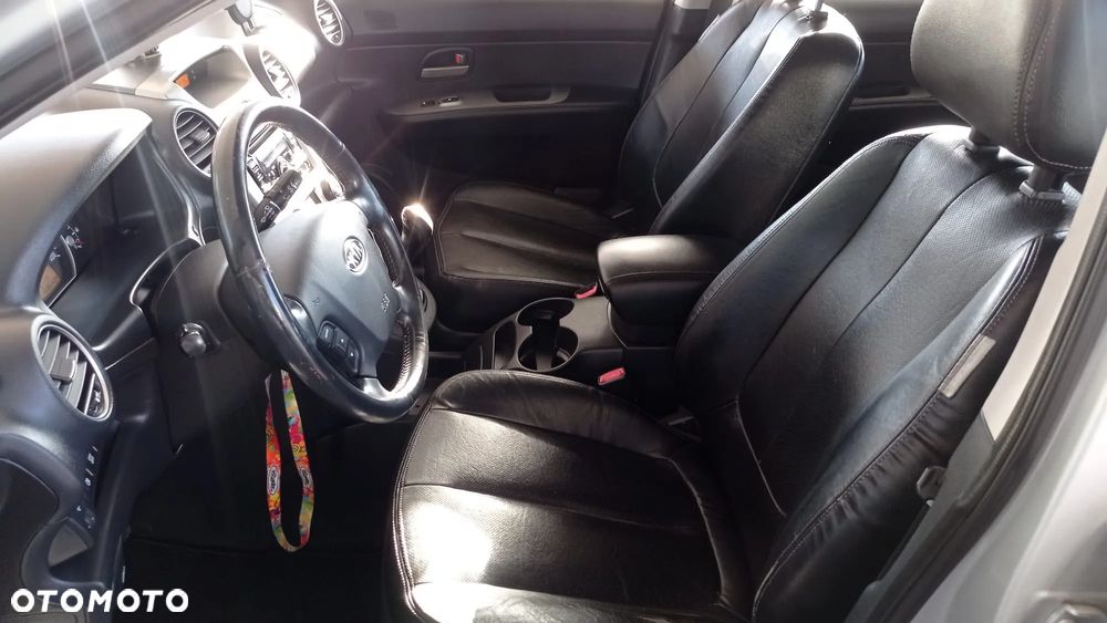 Kia Carens 2.0 CVVT EX - 10