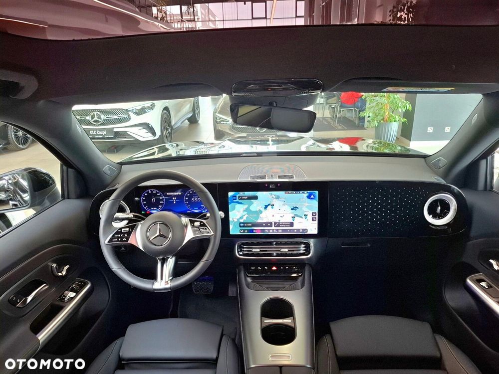 Mercedes-Benz GLB - 16