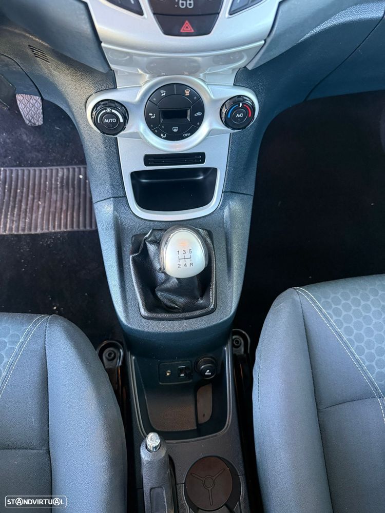 Ford Fiesta 1.25 Trend - 30