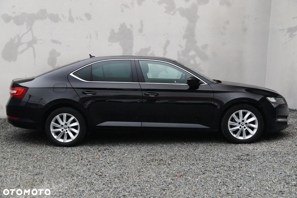 Skoda Superb 2.0 TDI DSG L&K - 25