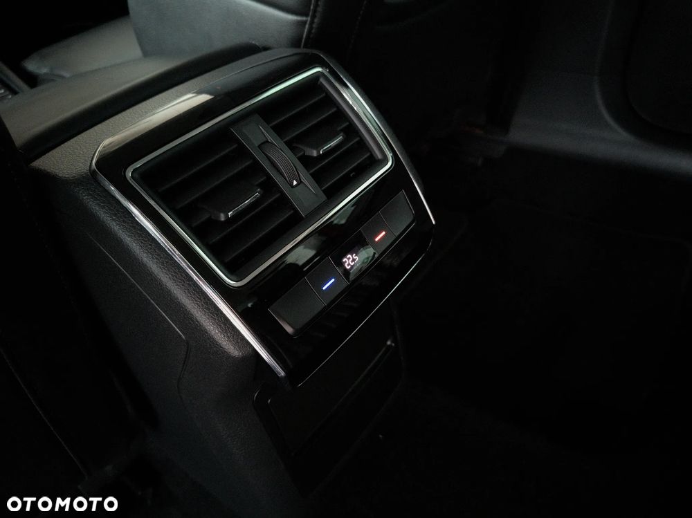 Skoda Superb 2.0 TDI DSG L&K - 29