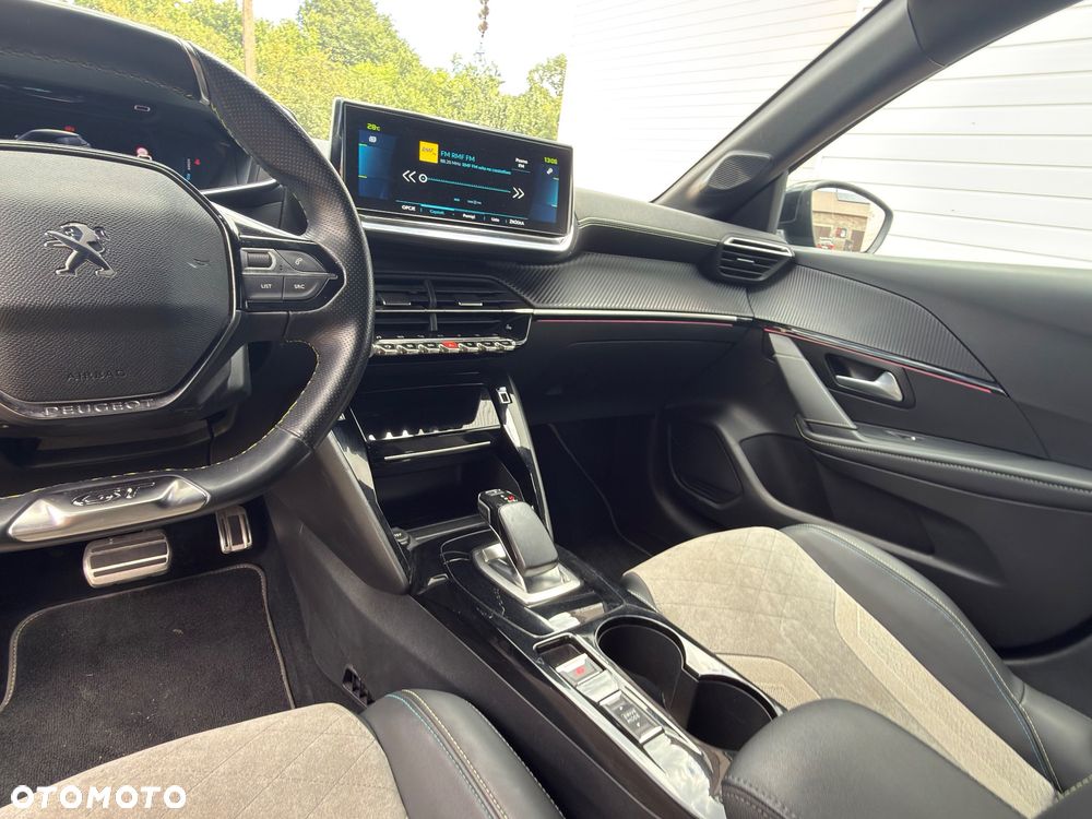 Peugeot 208 GT Line - 10