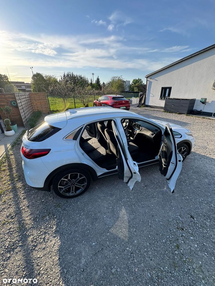 Kia XCeed 1.5 T-GDI M - 10