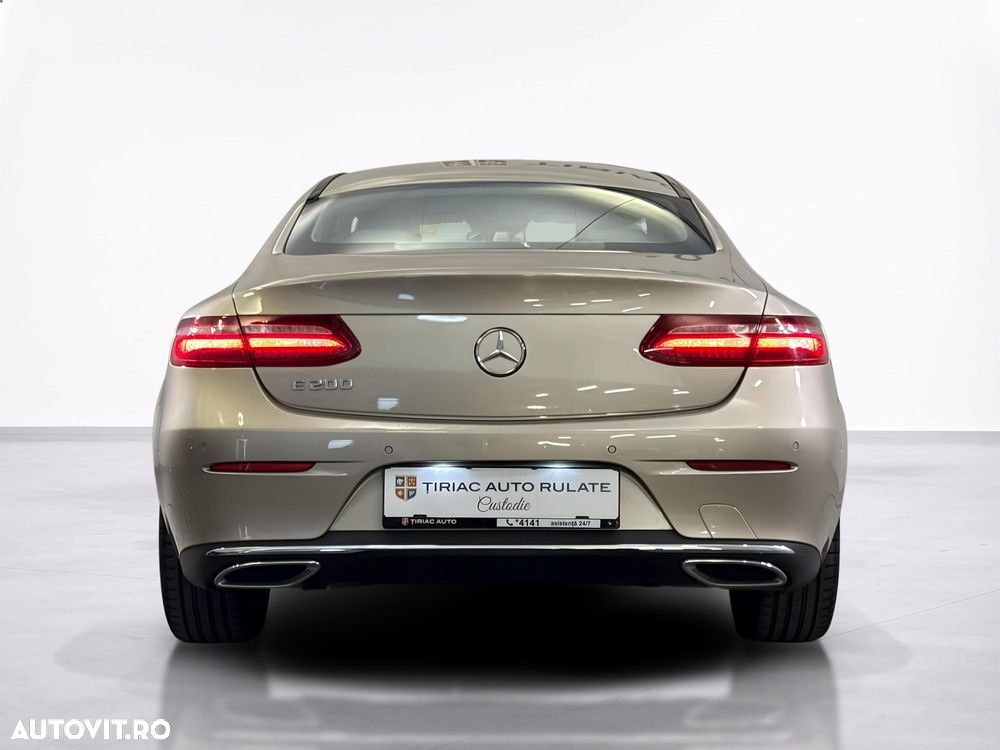 Mercedes-Benz E 200 - 5