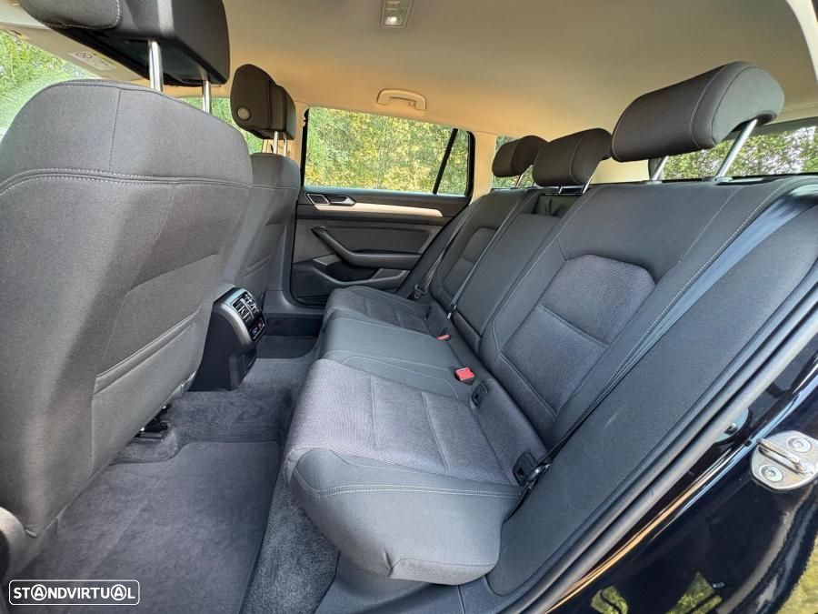 VW Passat Variant 1.6 TDI BlueMotion - 22