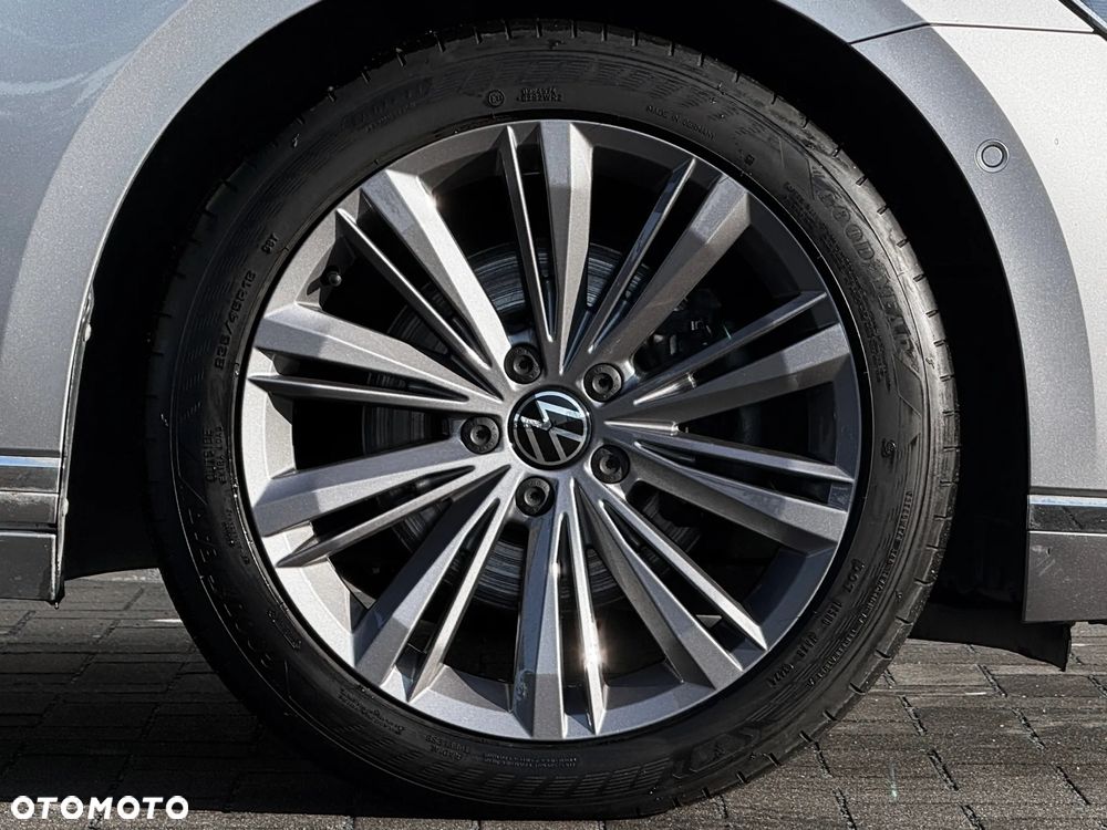 Volkswagen Passat Variant 2.0 TDI Elegance DSG - 6