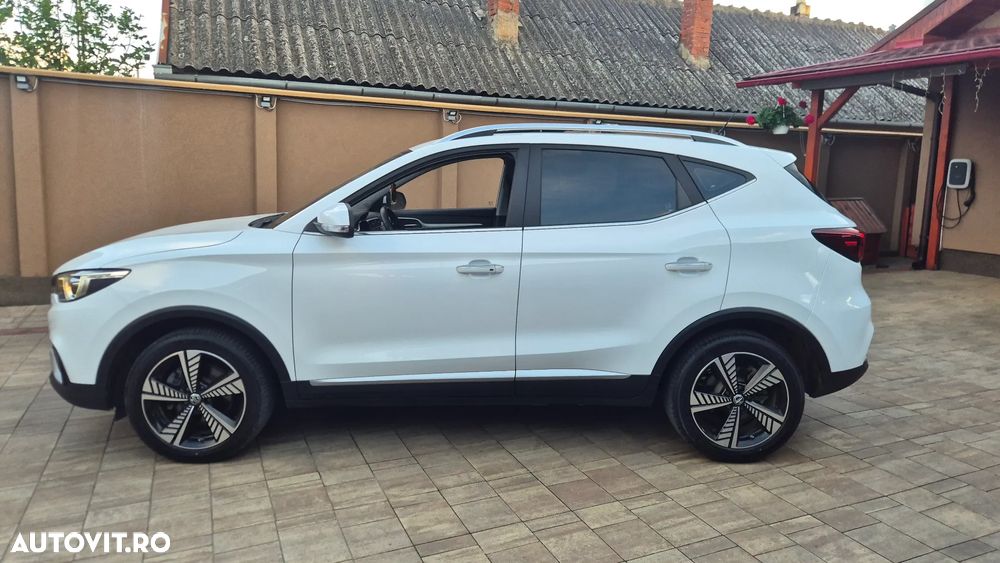 MG ZS EV Luxury - 9