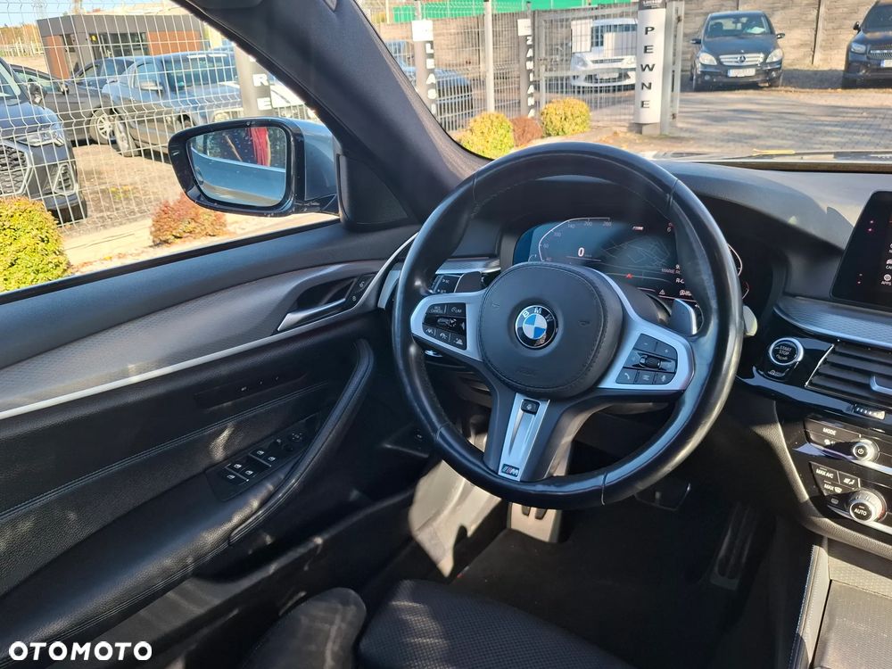 BMW Seria 5 520d xDrive M Sport Edition - 15