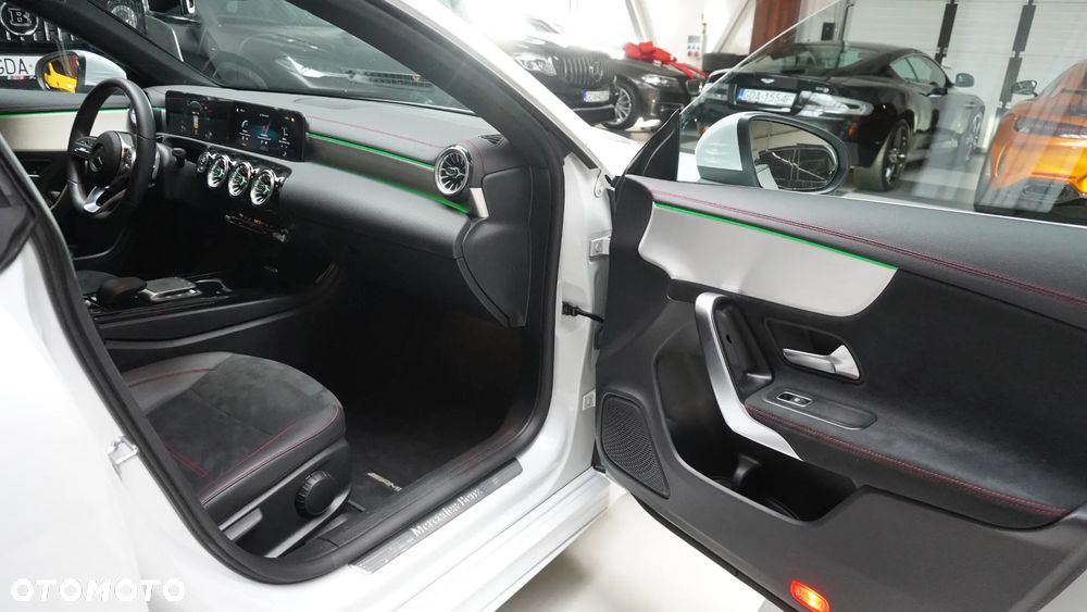 Mercedes-Benz CLA 200 AMG Line 7G-DCT - 9