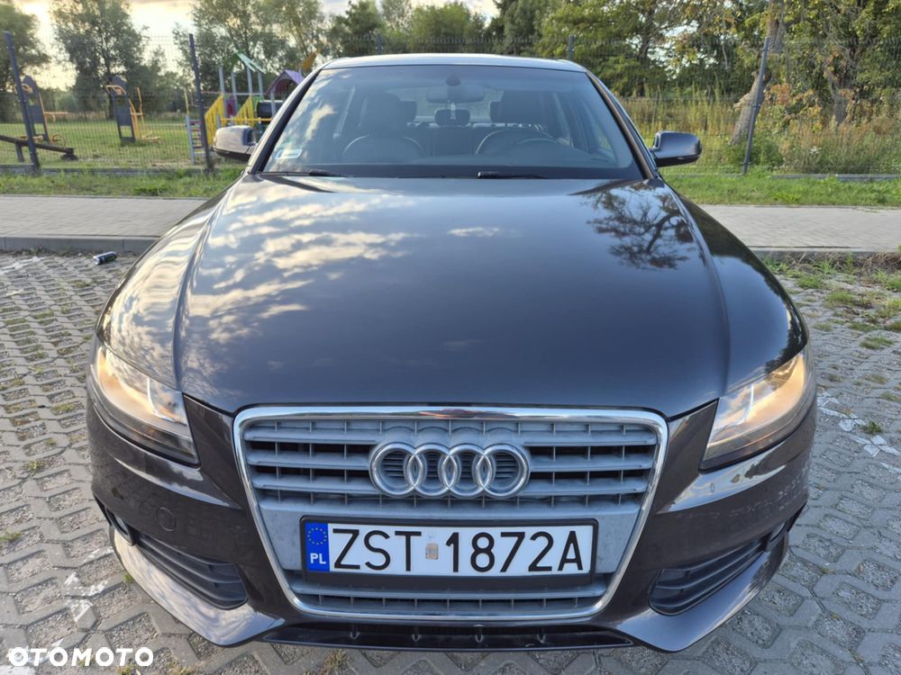 Audi A4 Limousine - 1