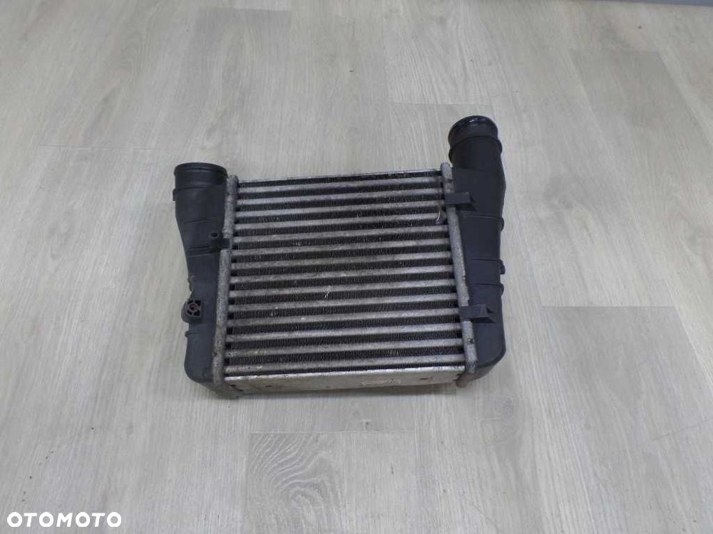 AUDI A4 B7 TFSI CHLODNICA INTERCOOLER 8E0145805AA LEWY 04-07 - 4