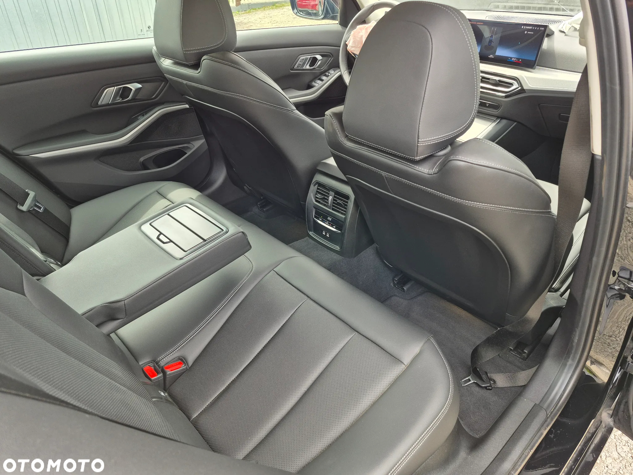 BMW Seria 3 318i - 8