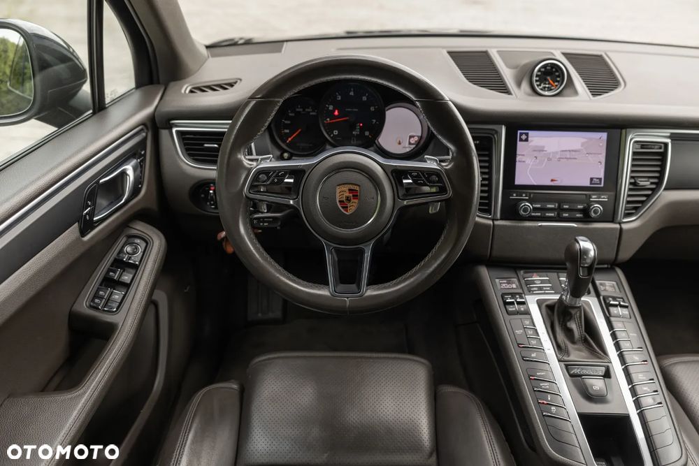 Porsche Macan Standard - 17