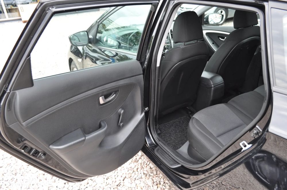 Hyundai i30 i30cw 1.6 Fifa World Cup Edition - 18