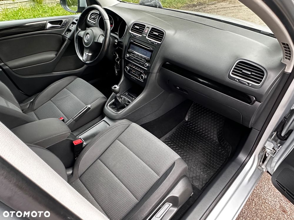 Volkswagen Golf 1.6 Comfortline - 25