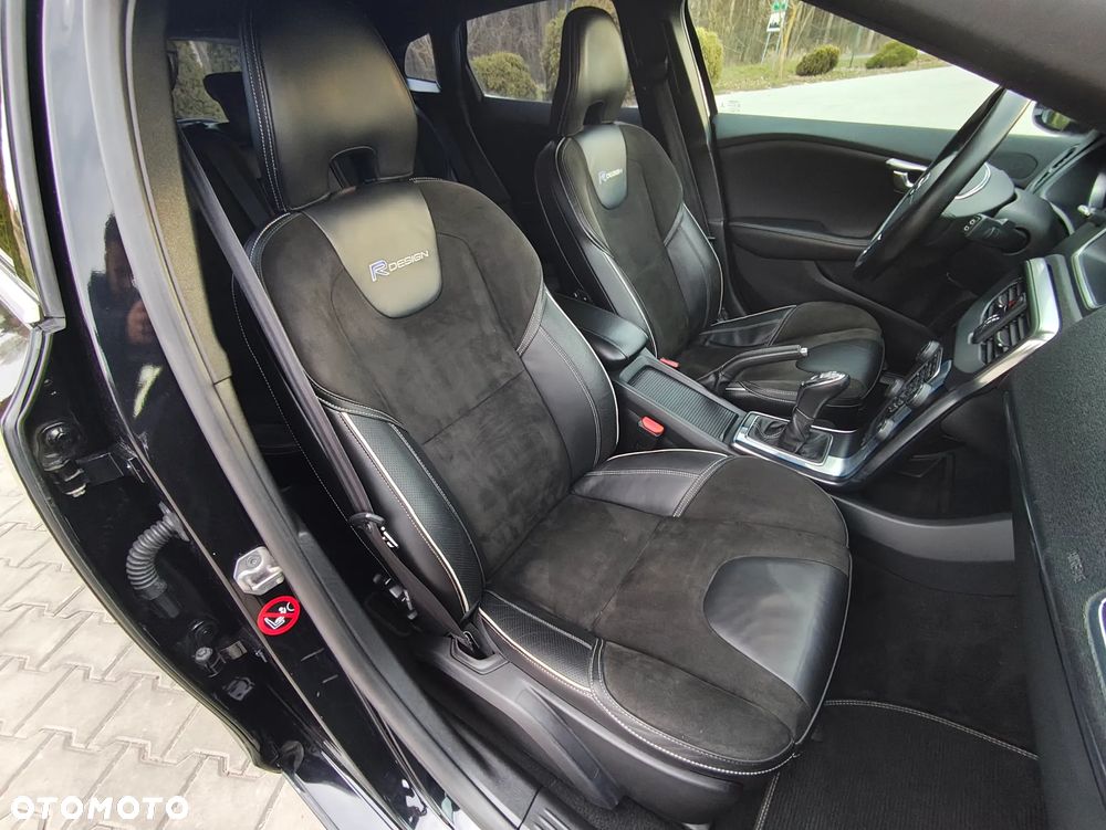 Volvo V40 D2 R Design - 17