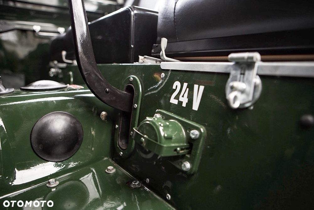 Land Rover Inny - 12