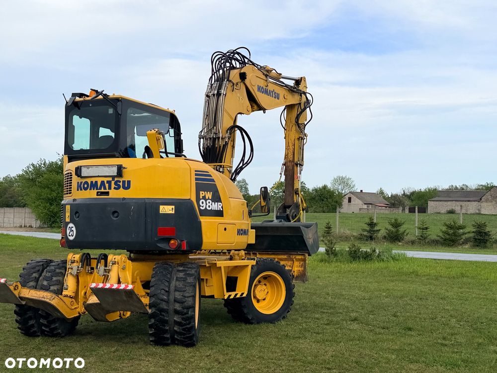 Komatsu 4x4x4 ramię łamane Koparka kołowa KOMATSU  PW98MR-8 10ton 4x4x4 ośki skrętne Ramię 3x łamane BEZ DPF i ADBLUE 4 cyl dodatkowe wyjścia hydr Pług Podpory 2012 szybka zwinna Prosto z importu 1 właściciel Cat TEREX Liebherr Wacker Pw 98 Mr 8 11 - 9