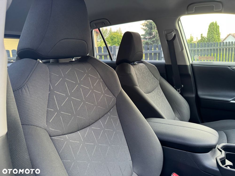 Toyota RAV4 - 6