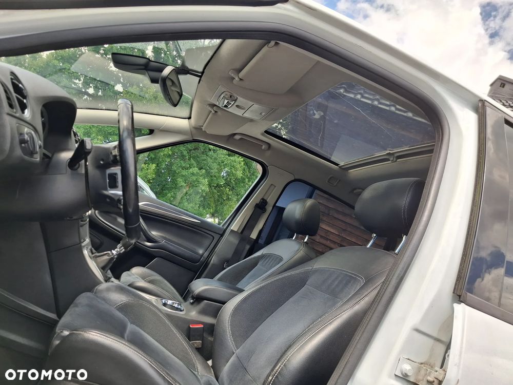 Ford S-Max 2.2 TDCi Titanium - 26