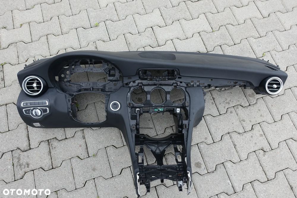 KONSOLA DESKA MERCEDES W205 17r. ORYGINAŁ DEMONTAŻ