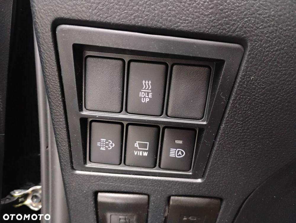 Toyota Hilux - 17
