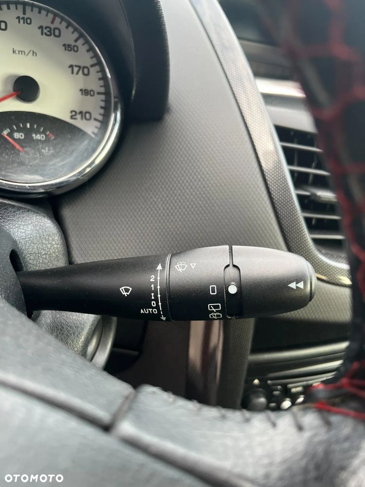 Peugeot 207 1.6 HDi 16V Speed - 25