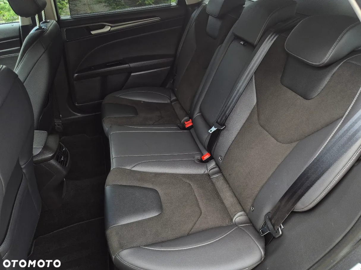 Ford Mondeo 2.0 Hybrid Titanium - 21