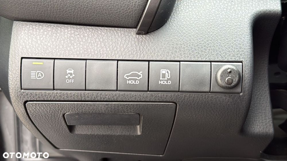 Toyota Camry 2.5 Hybrid Prestige CVT - 20