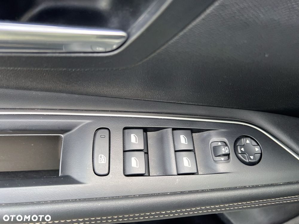 Peugeot 3008 1.2 PureTech GT S&S EAT8 - 11