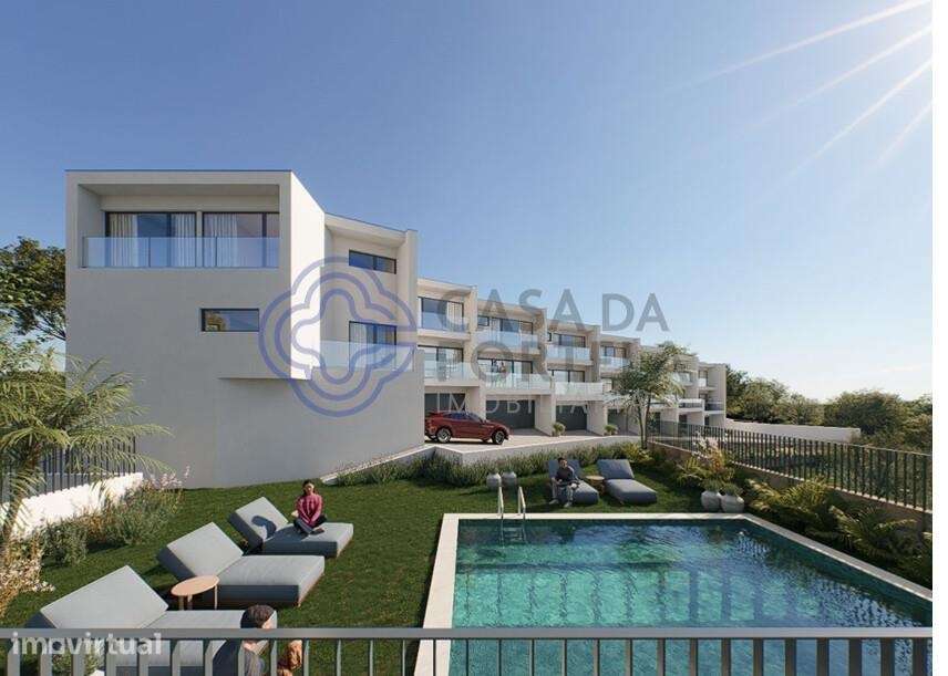 Moradias T3 inseridas em condomínio fechado com piscina e jardim - Grande imagem: 4/18