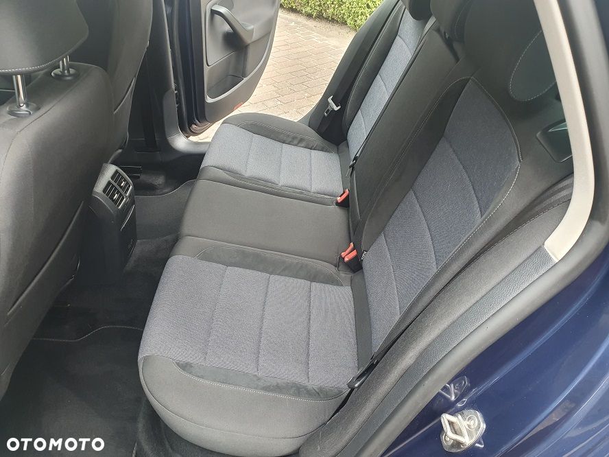 Volkswagen Golf 1.6 TDI DPF Style - 17