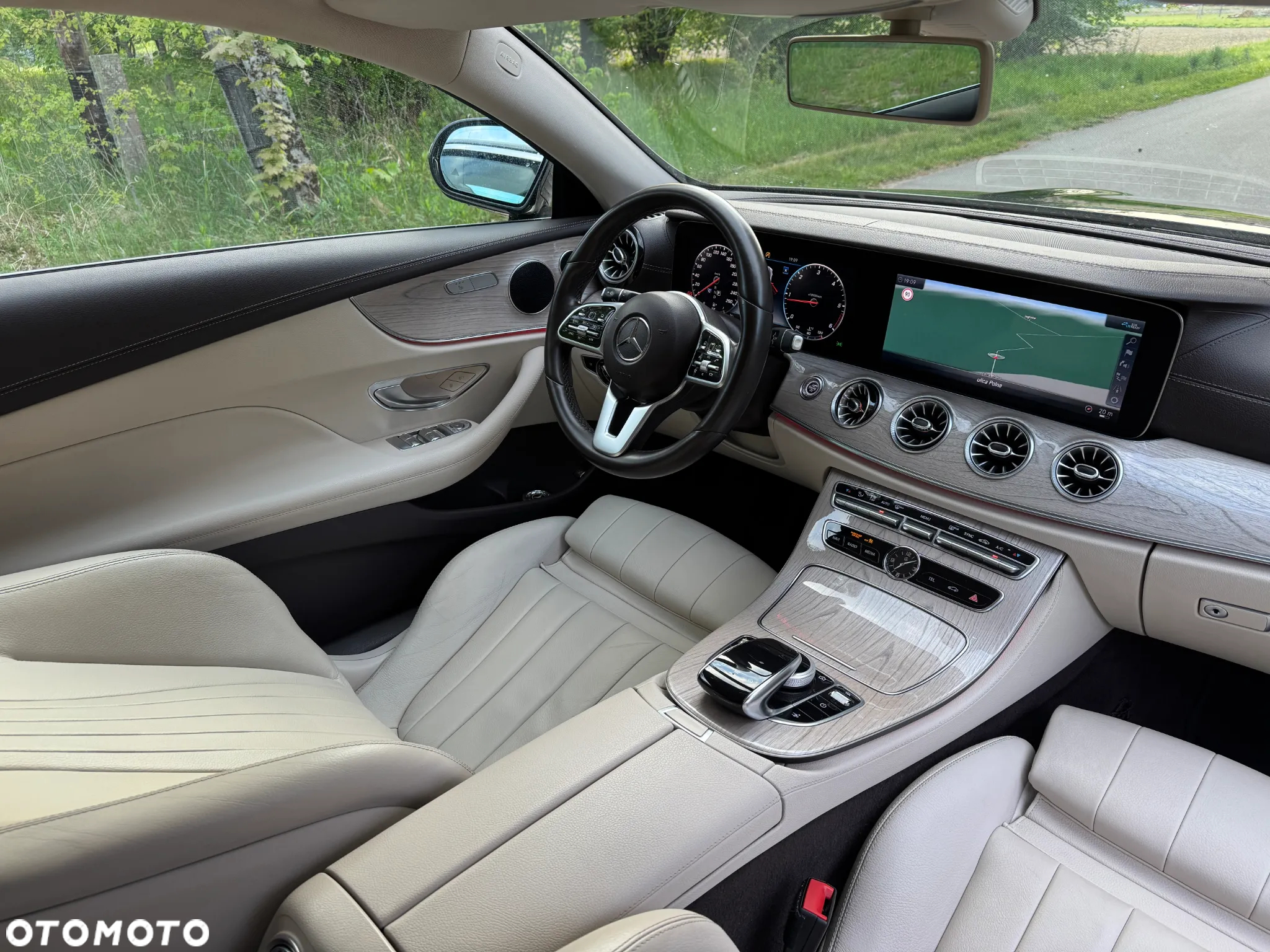 Mercedes-Benz Klasa E 220 d Coupe 9G-TRONIC - 14