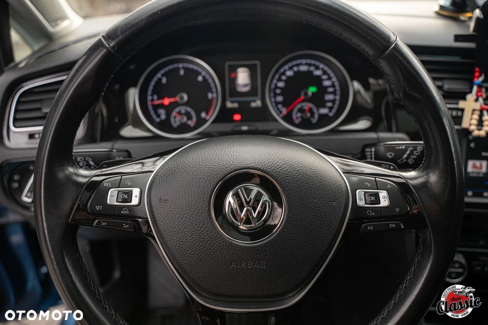 Volkswagen Golf - 10