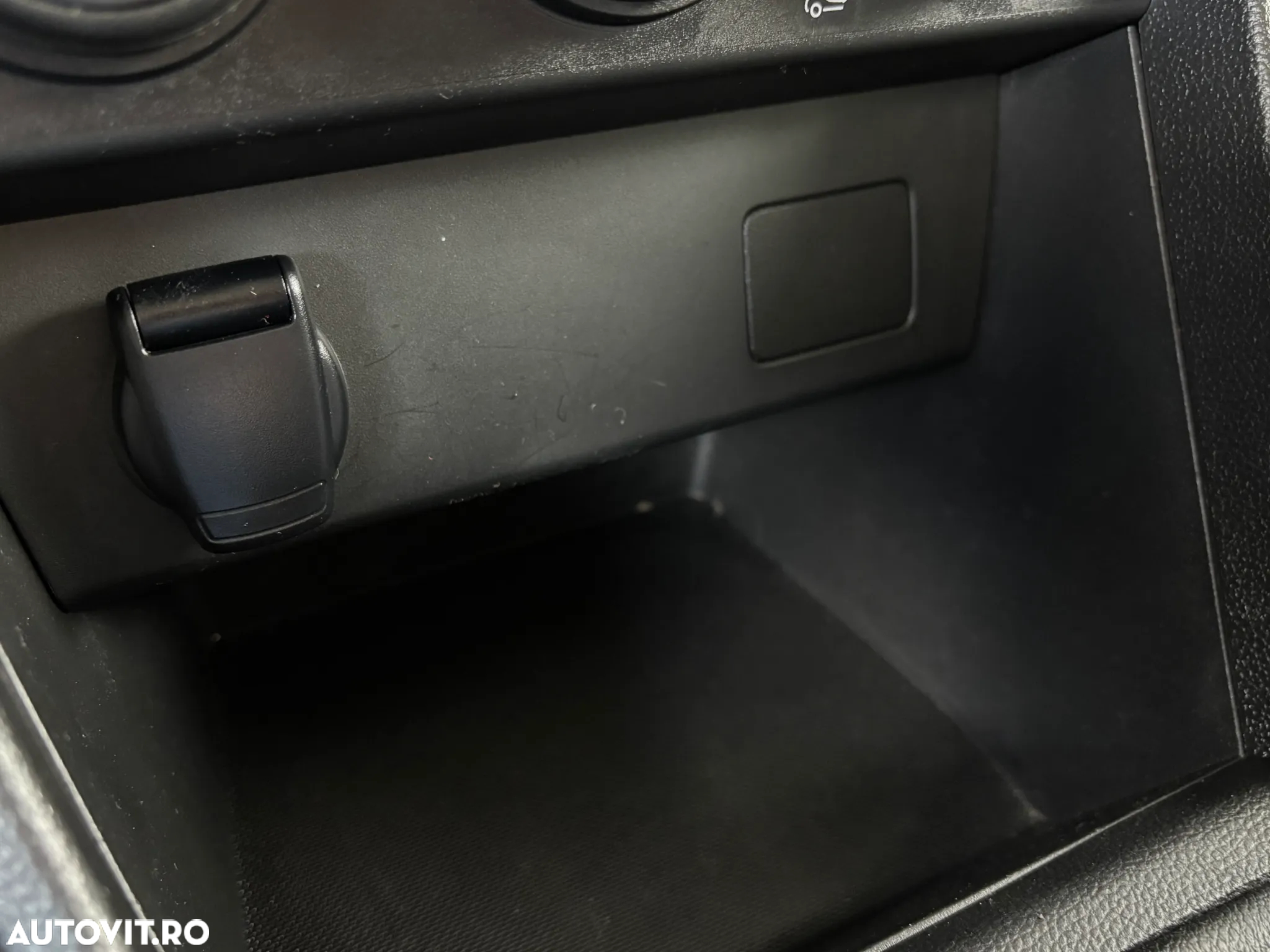 Dacia Logan TCe 90 Essential - 17