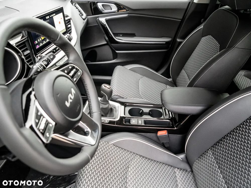 Kia Ceed 1.5 T-GDI Tribute DCT - 25