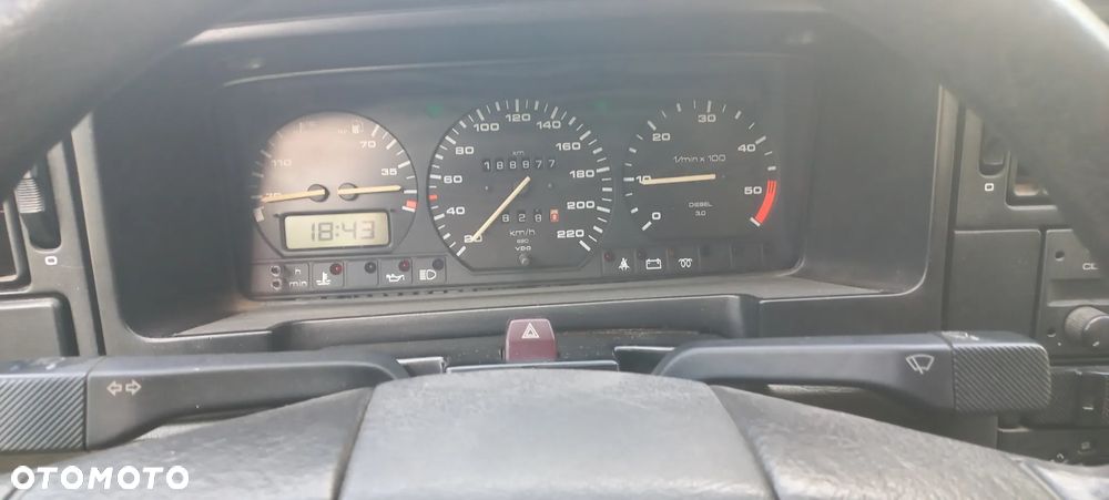 Volkswagen Passat 1.9 TD CL - 16