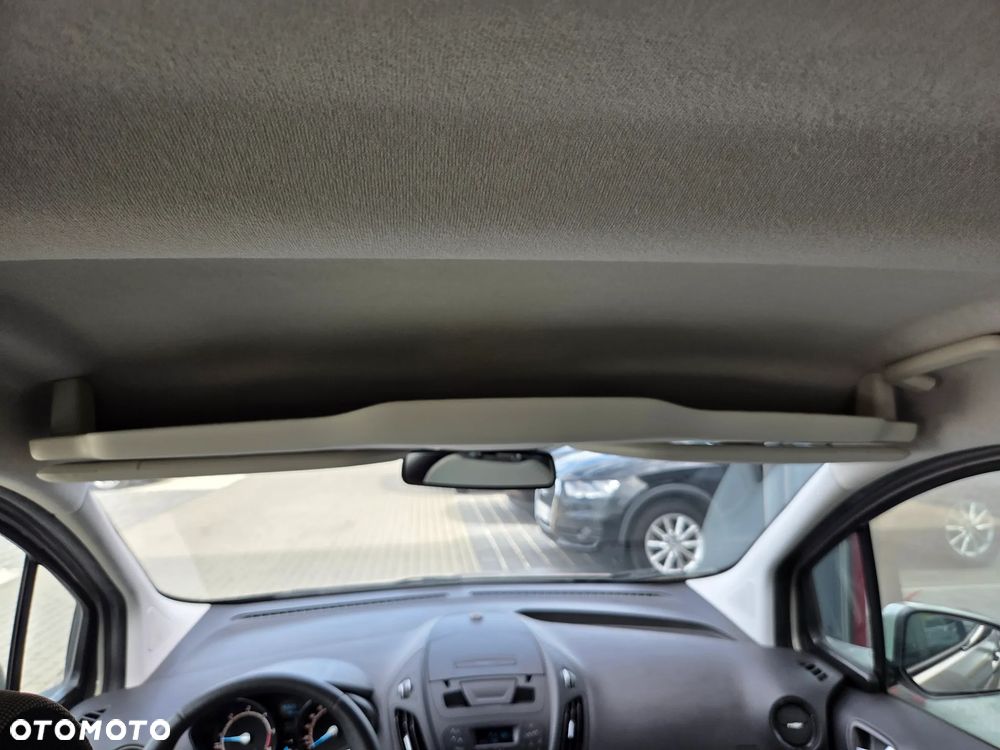 Ford Tourneo Courier 1.5 TDCi Ambiente - 24