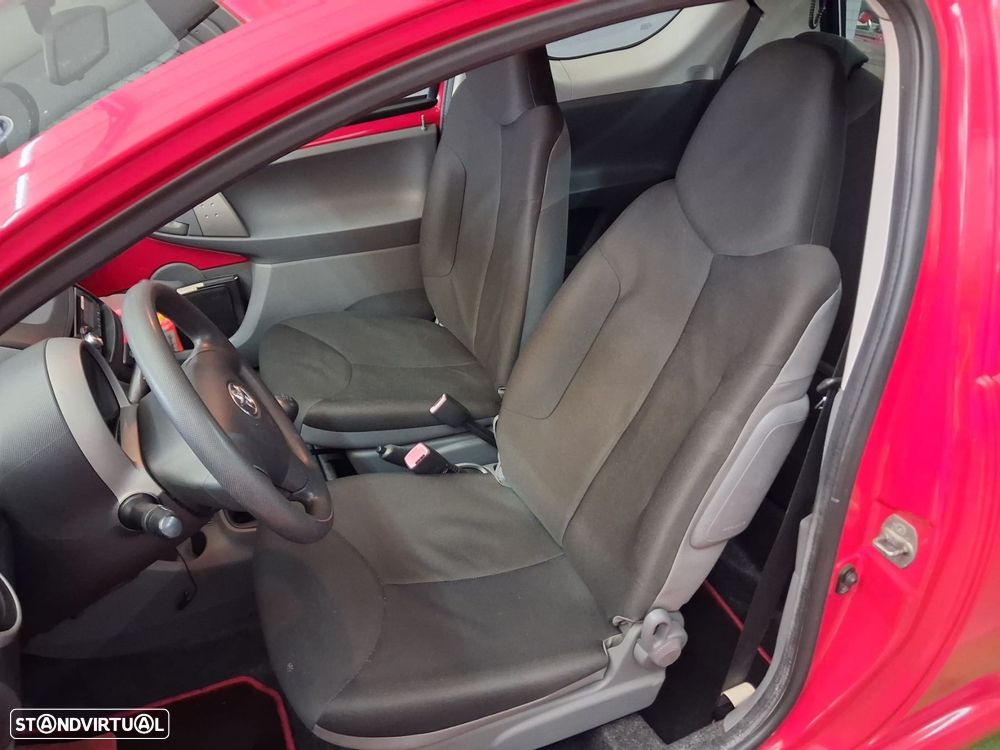 Toyota Aygo 1.0 - 11