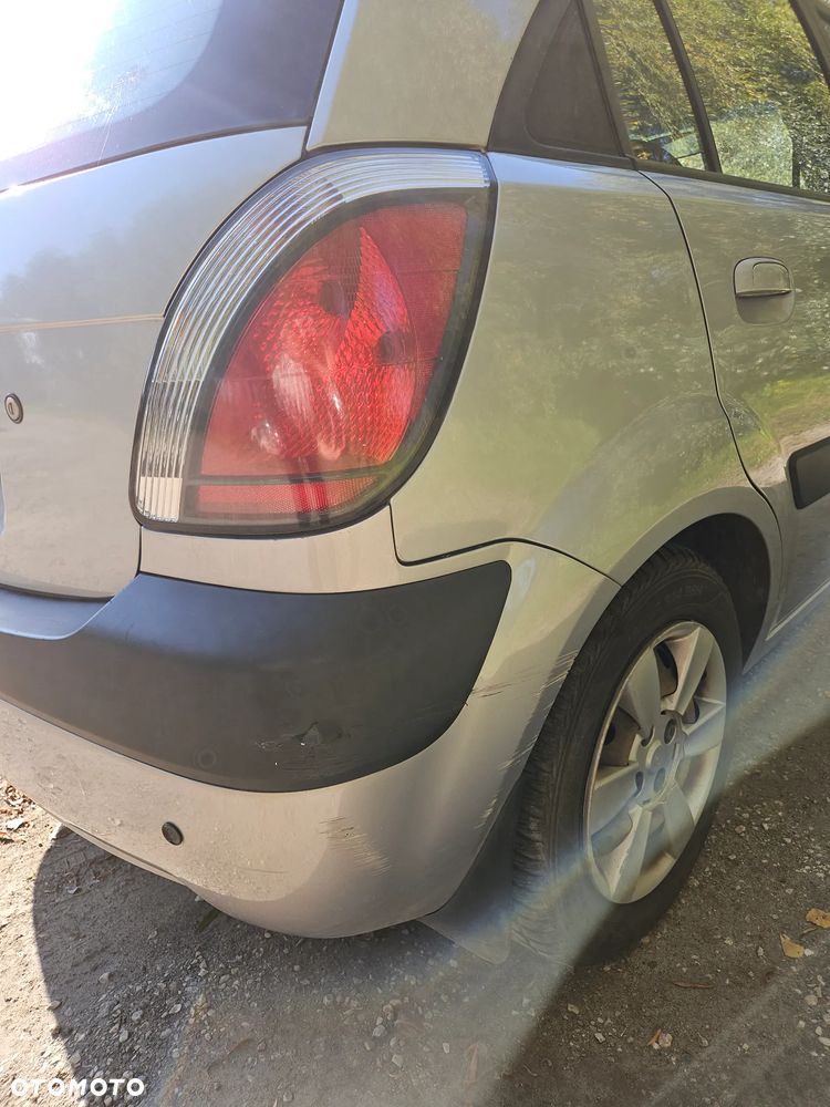 Kia Rio - 23