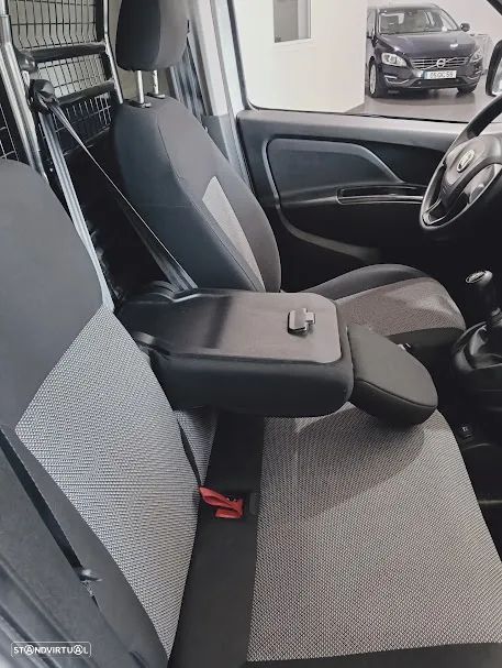 Fiat Doblo 1.3 MJ Easy  3Lugares - 29