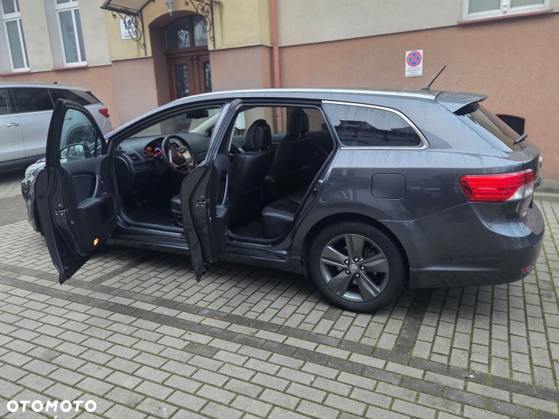 Toyota Avensis 2.0 D-4D Premium - 17