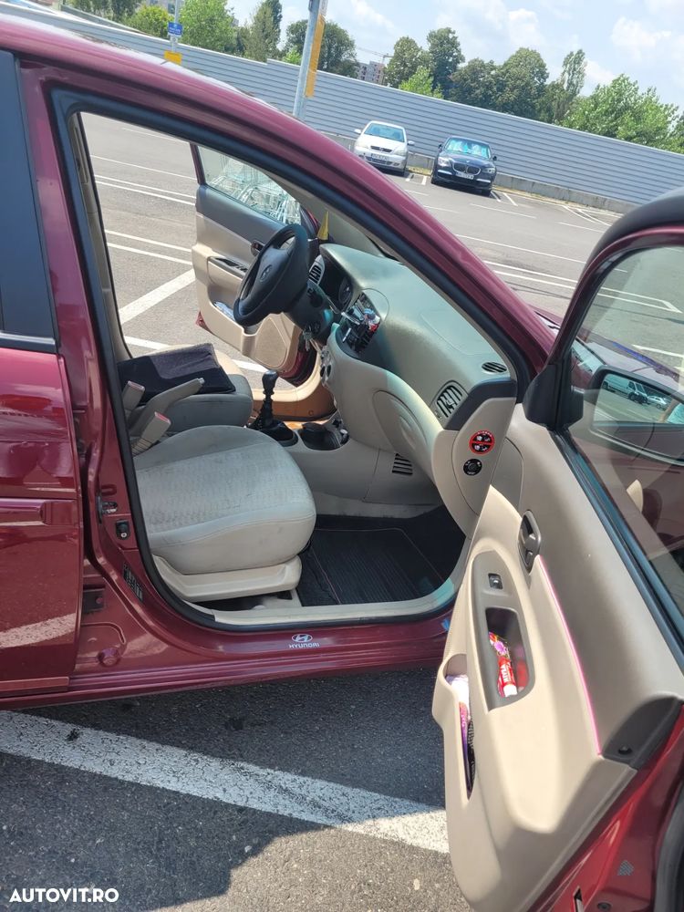 Hyundai Accent MC 1.5 CRDI 4DR GL COMFORT - 10