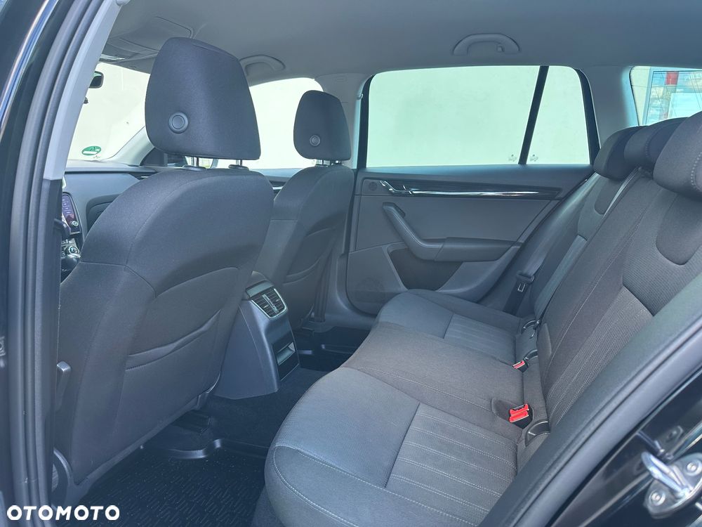 Skoda Octavia 2.0 TDI DSG Ambition - 11