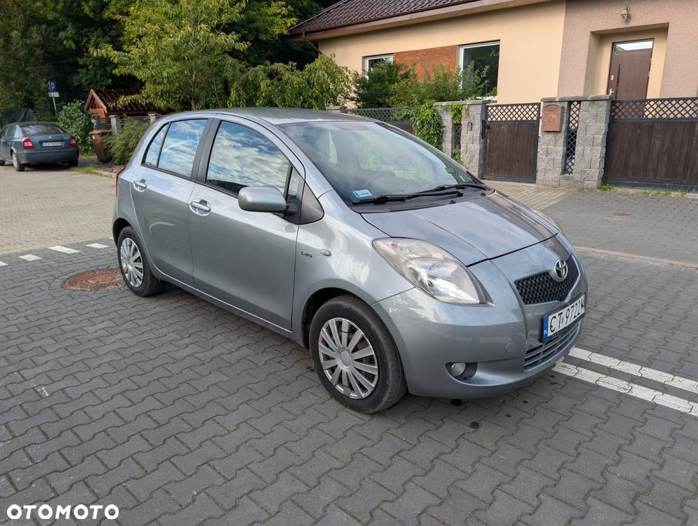 Toyota Yaris - 2