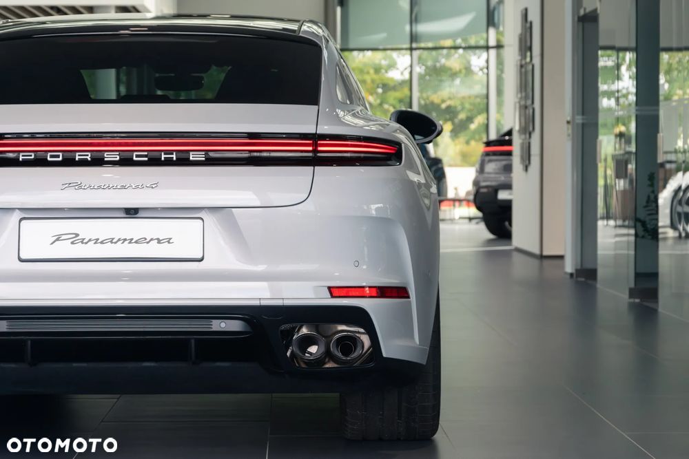 Porsche Panamera 4 E-Hybrid PHEV - 14