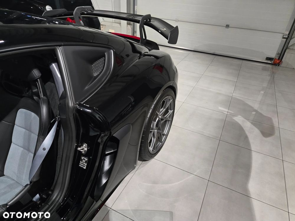 Porsche 718 Cayman - 23